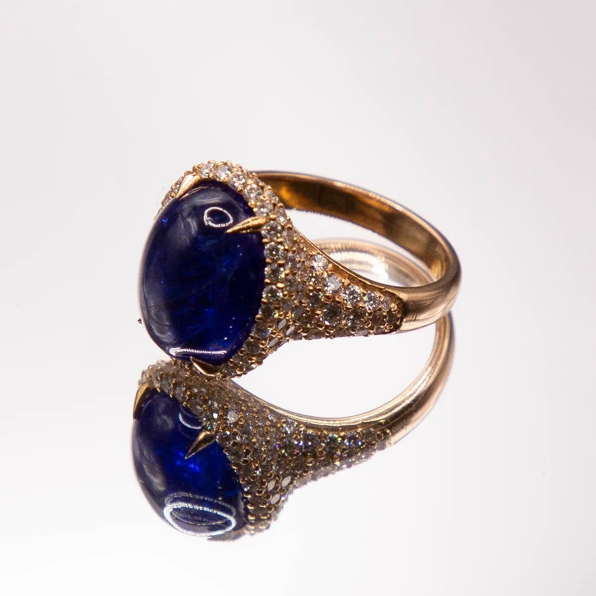 10.69 Carat Oval Cabochon Tanzanite/18k Yellow Gold Ring/2.14 Carats Diamond