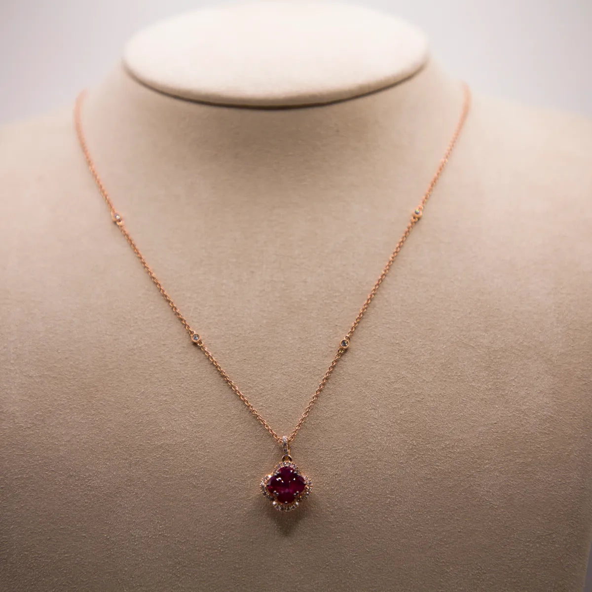 1.32 carat Burma ruby Diamond rose gold Alhambra Pendant